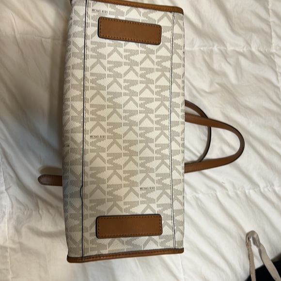 💥 LOWEST PRICE (small stain & imperfection) - Picture 5 of 15